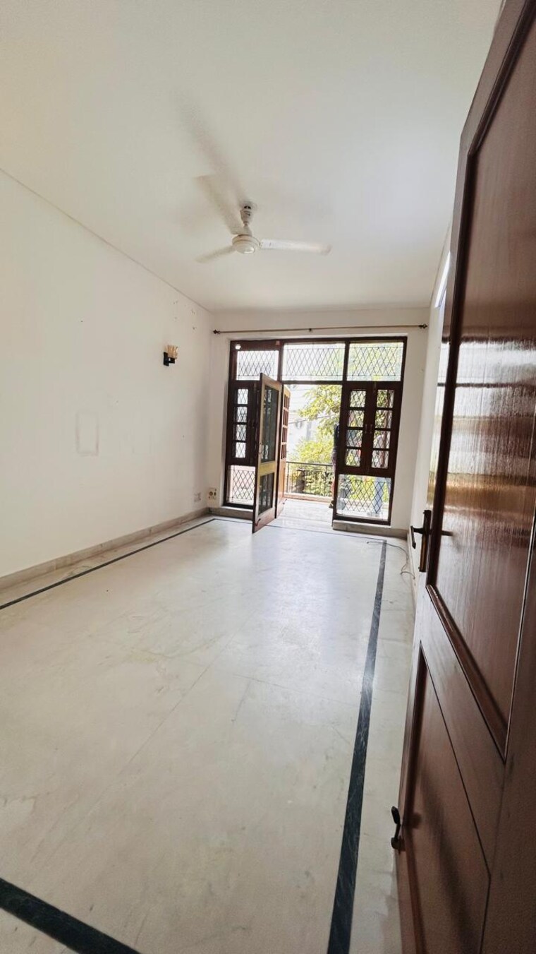 Balcony, shivalik colony 3 Bedroom 1800 Sq.Ft. Builder Floor In Shivalik Colony Delhi 9529001