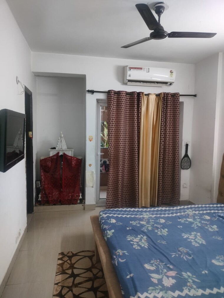 Bedroom, nimbus-the-hyde-park 3.5 Bedroom 1835 Sq.Ft. Apartment In Sector 78 Noida 9528974