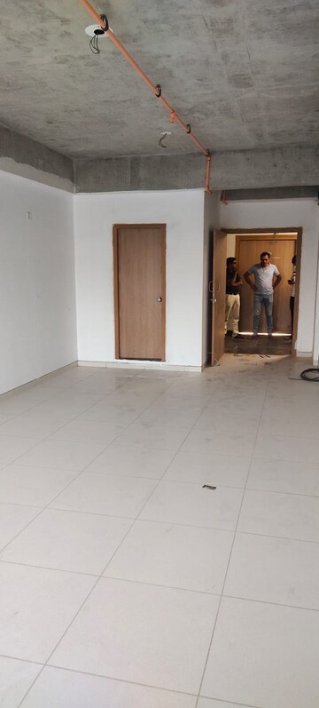 Room in  Office Space at Ghatlodia – for Rent