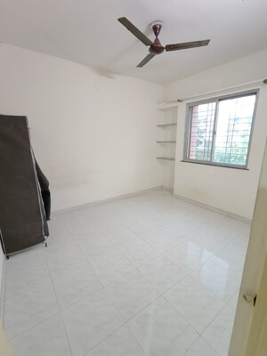 Room in 2.5 BHK Apartment at Wadgaon Sheri – for Rent