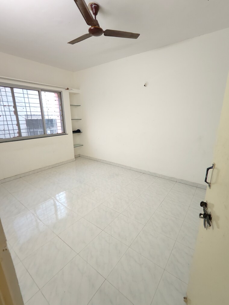 Room, wadgaon sheri 2.5 Bedroom 1100 Sq.Ft. Apartment In Wadgaon Sheri Pune 9529030