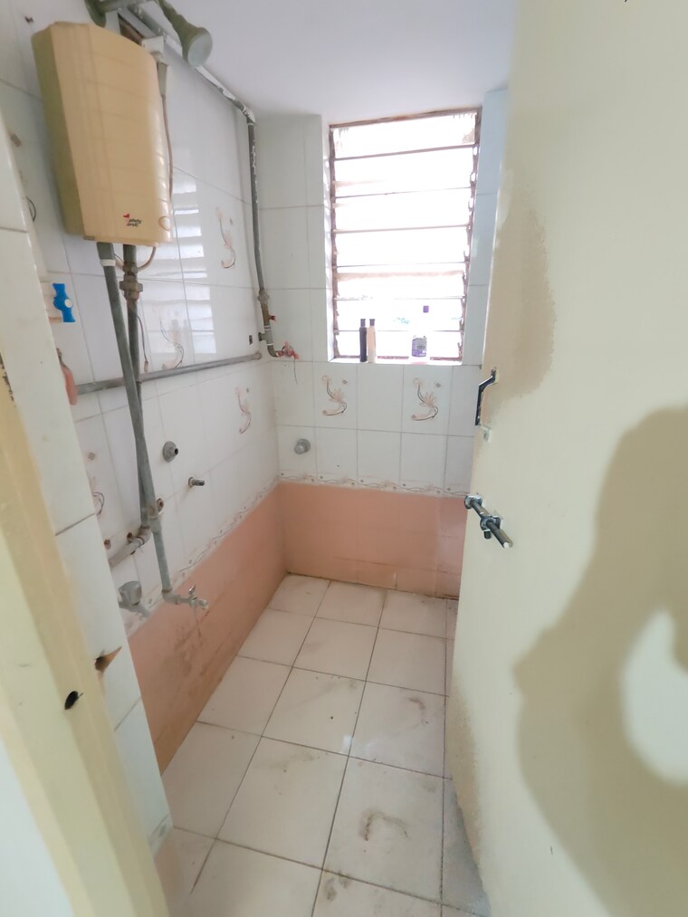 Bathroom, wadgaon sheri 2.5 Bedroom 1100 Sq.Ft. Apartment In Wadgaon Sheri Pune 9529030