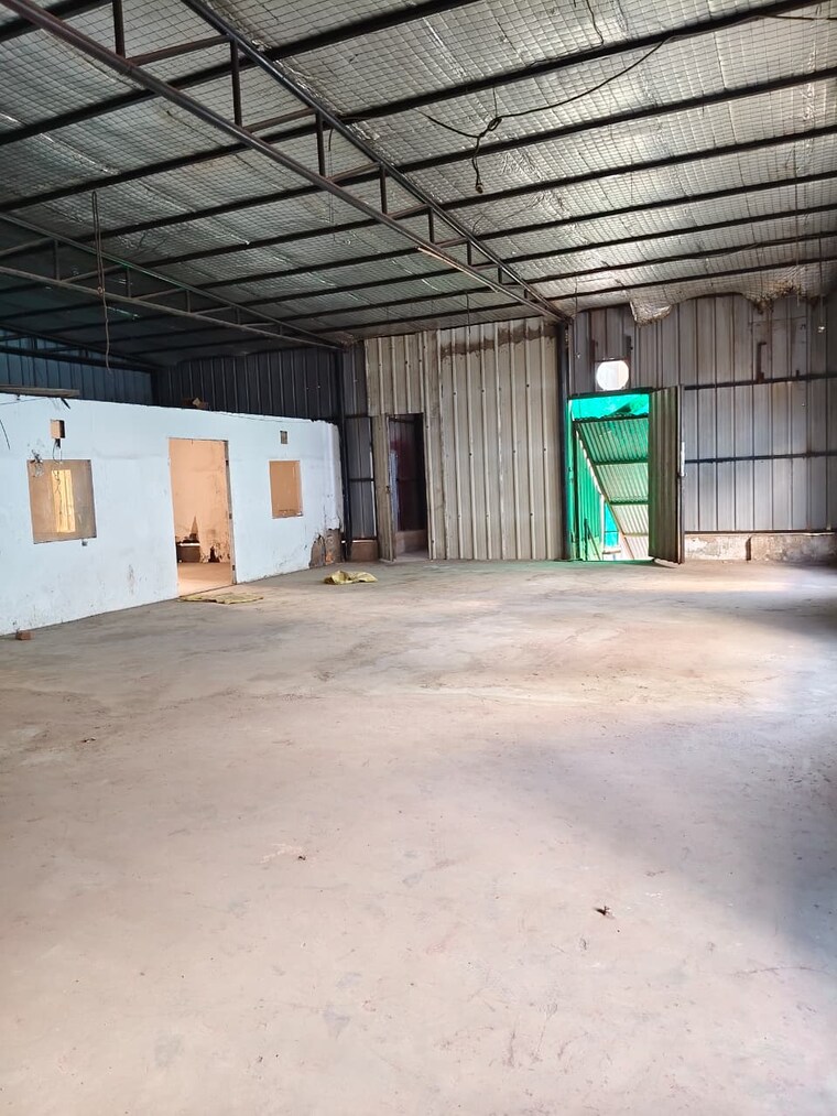  Parking, sector 63 Commercial Warehouse 12600 Sq.Ft. In Sector 63 Noida 9529036