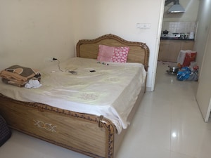 Bedroom in 2 BHK Apartment at Amanora Trendy Homes, Hadapsar – for Sale