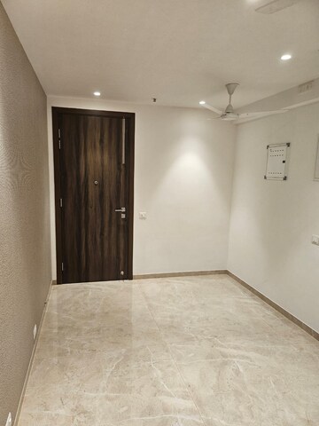 Room in 1 BHK Apartment at Hiranandani Highland, Powai – for Rent