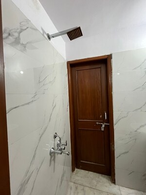 Furnished Amenities in 2 BHK Builder Floor at Anand Lok – for Rent