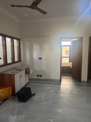 Living Room in 2 BHK Builder Floor at Sector 23 – for Rent