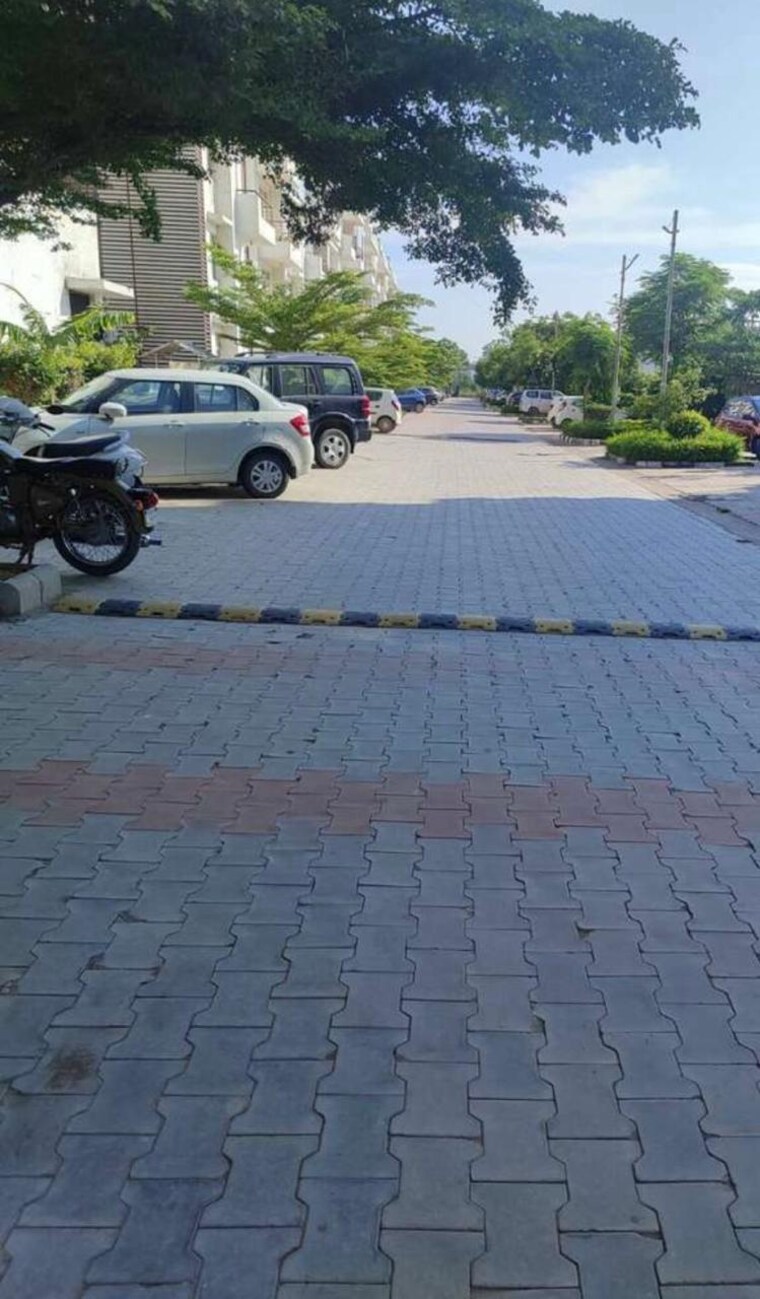  Parking, sector 20 4 Bedroom 2300 Sq.Ft. Apartment In Sector 20 Panchkula 9529161