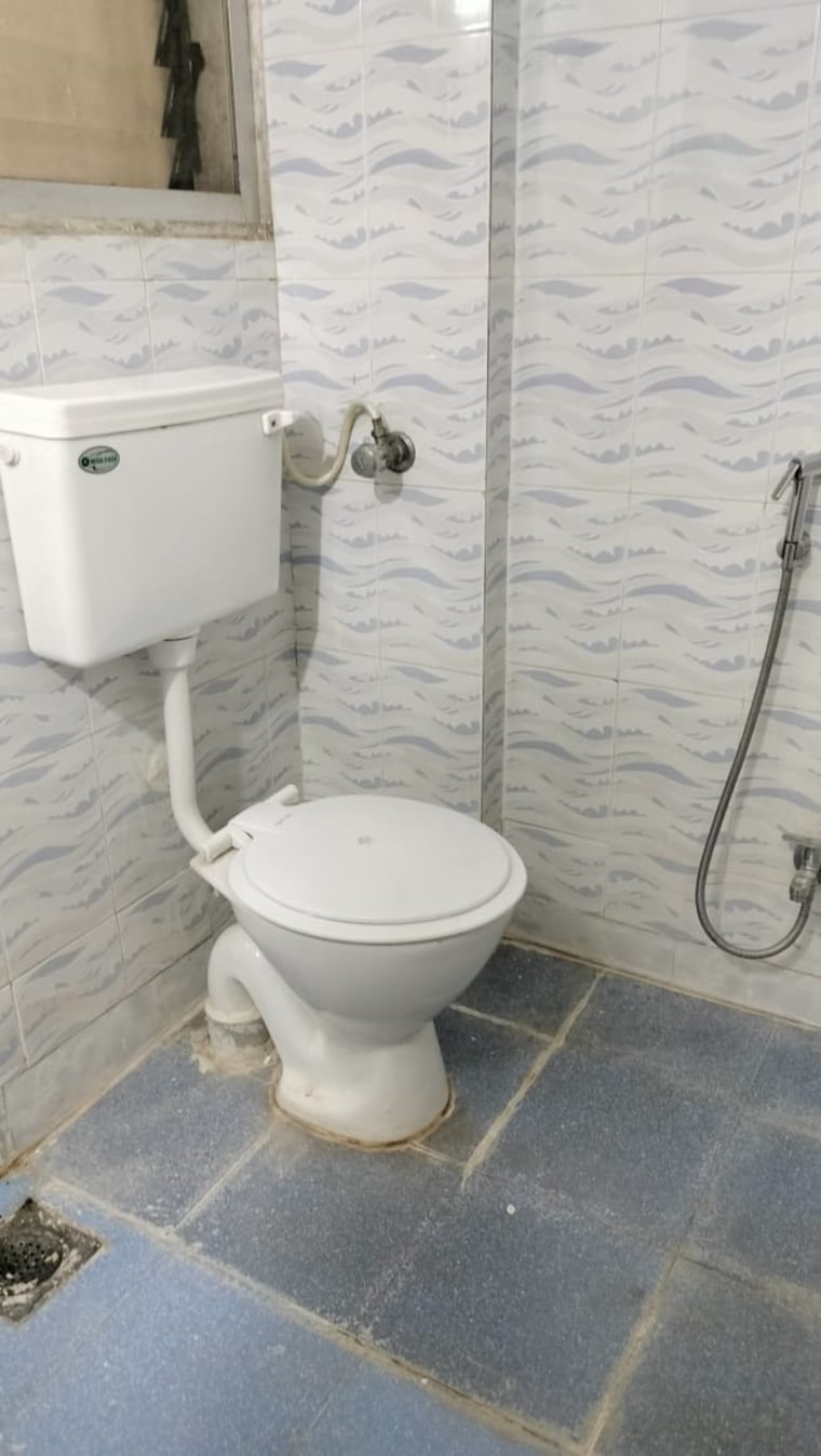 Bathroom, mayur-plaza-marol 2 Bedroom 680 Sq.Ft. Apartment In Marol Mumbai 9529151