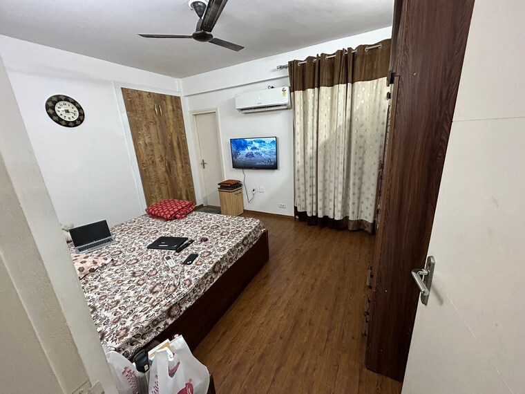 Bedroom, tulip-violet 3 Bedroom 1578 Sq.Ft. Apartment In Sector 69 Gurgaon 9529183