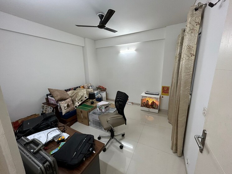 Team Area, tulip-violet 3 Bedroom 1578 Sq.Ft. Apartment In Sector 69 Gurgaon 9529183