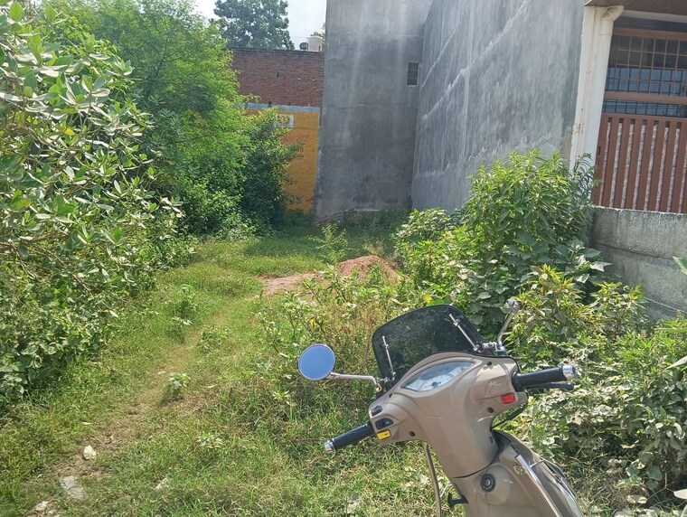 Garden, gomti nagar  3060 Sq.Ft. Plot In Gomti Nagar Lucknow 9529194
