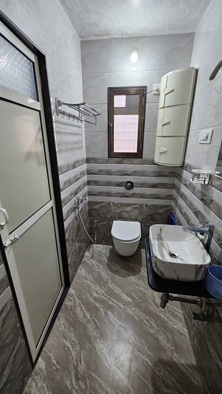 Bathroom, ashok-nagar-chs-andheri 2 Bedroom 730 Sq.Ft. Apartment In Andheri East Mumbai 9529209