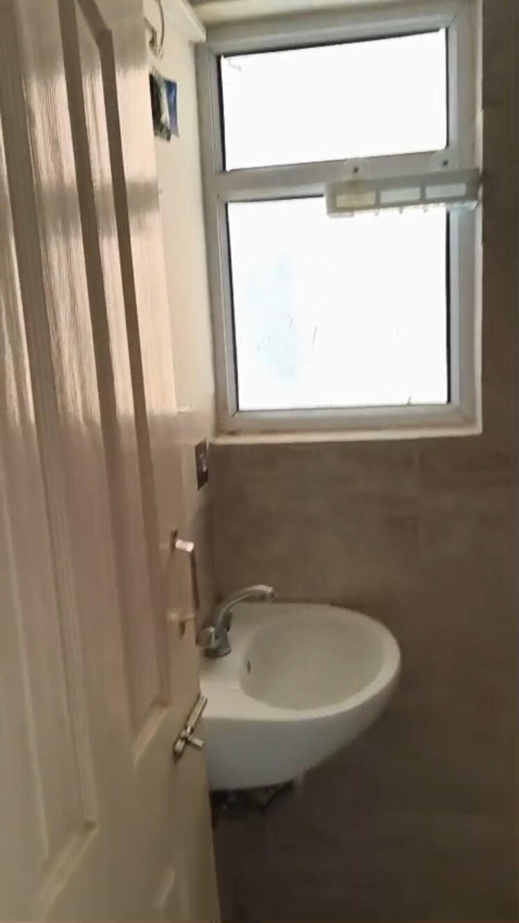 Bathroom, wave-dream-homes 1 Bedroom 578 Sq.Ft. Apartment In Wave City Ghaziabad 9529252