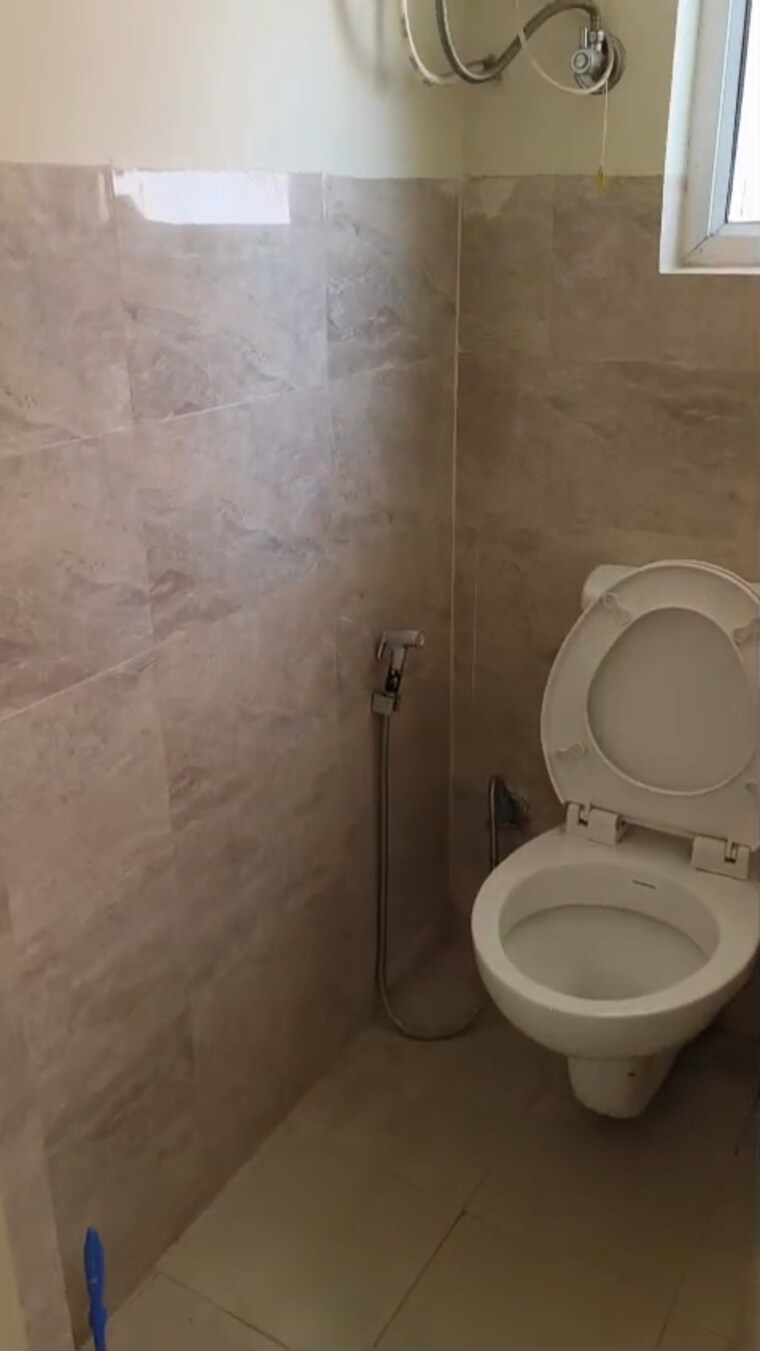 Bathroom, wave-dream-homes 1 Bedroom 578 Sq.Ft. Apartment In Wave City Ghaziabad 9529252