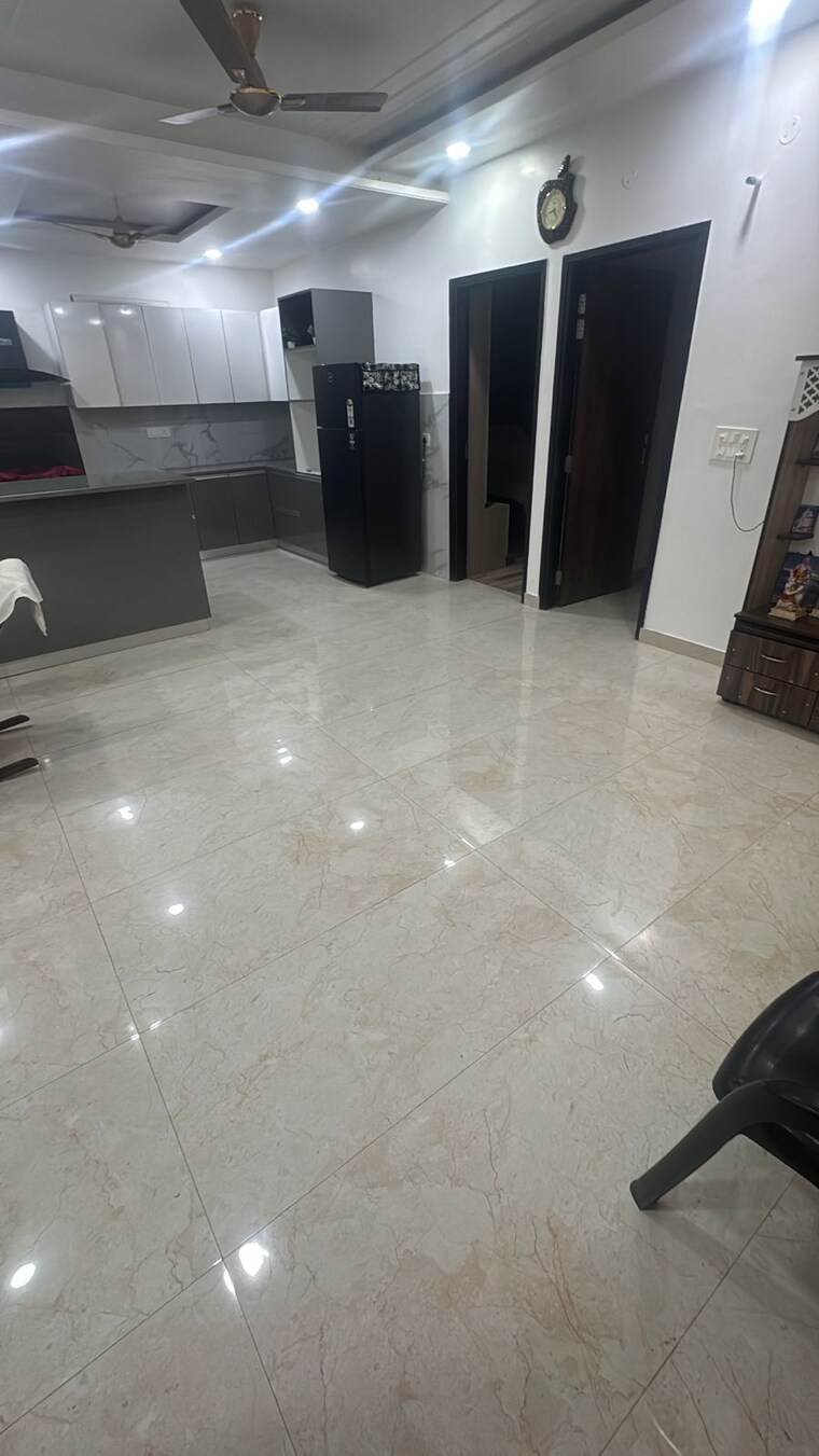  Parking, gomti-homes 3 Bedroom 1350 Sq.Ft. Apartment In Nabha Zirakpur 9529230