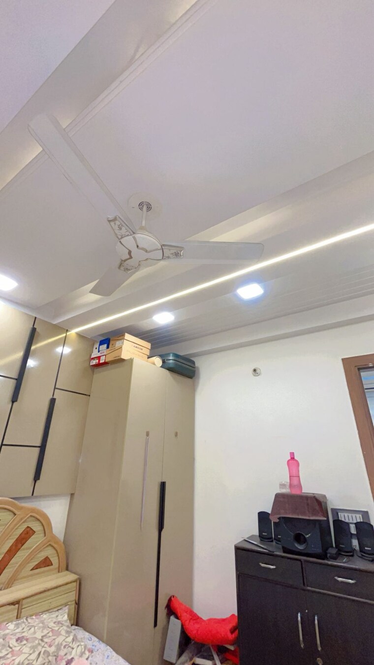 undefined, uttam nagar 3 Bedroom 100 Sq.Yd. Builder Floor In Uttam Nagar Delhi 9529241