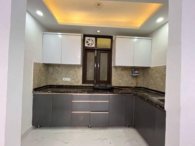 Kitchen, freedom fighters enclave 3 Bedroom 1500 Sq.Ft. Apartment In Freedom Fighters Enclave Delhi 9529248