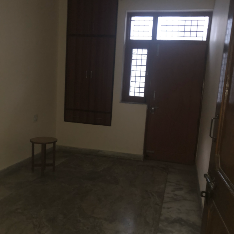 Room, sector 22b 2 Bedroom 1200 Sq.Ft. Villa In Sector 22b Gurgaon 9529287