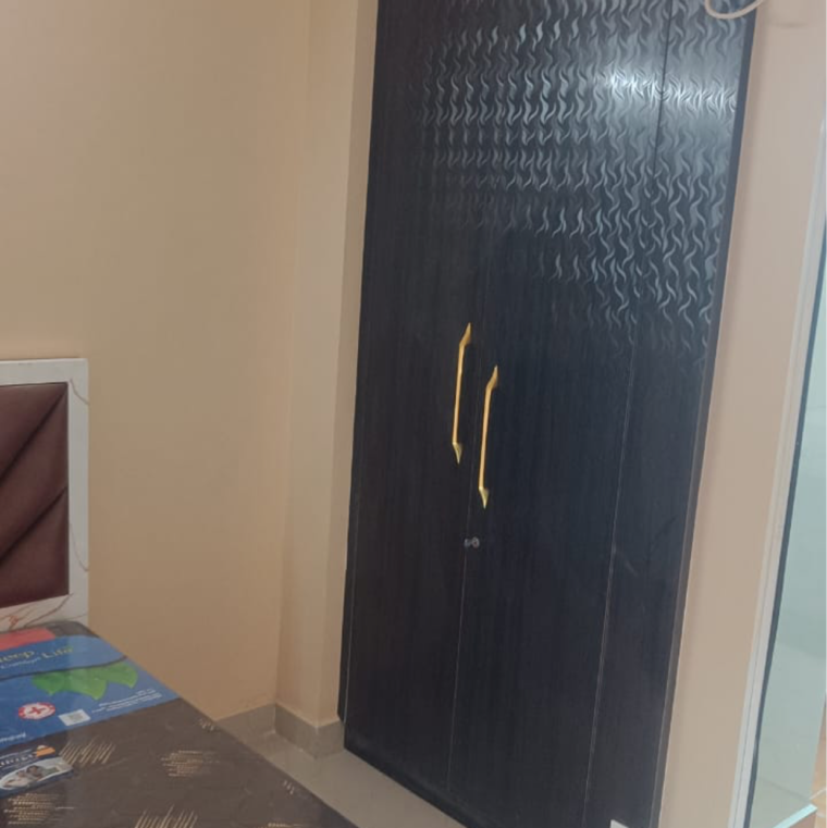 Room, gaur-14th-avenue-high-street 2.5 Bedroom 1185 Sq.Ft. Apartment In Gaur City 2 Greater Noida 9529377