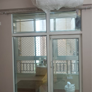  2.5 BHK Apartment at Gaur 14th Avenue High Street, Gaur City 2 – for Rent
