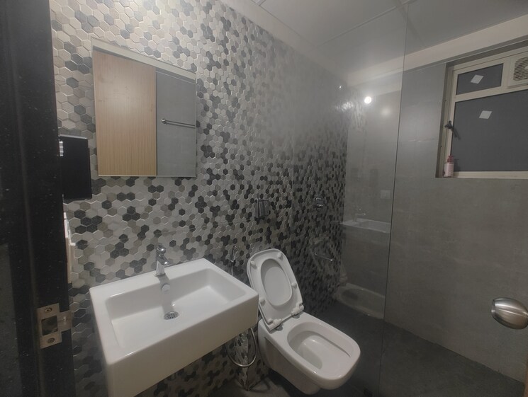 Bathroom, supreme-estia-phase-1 2 Bedroom 730 Sq.Ft. Apartment In Baner Pune 9529400