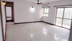 Room in 3.5 BHK Apartment at BPTP The Resort, Sector 75 – for Sale