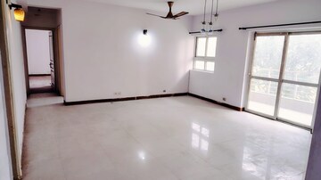 Room in 3.5 BHK Apartment at BPTP The Resort, Sector 75 – for Sale