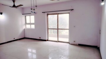 Room in 3.5 BHK Apartment at BPTP The Resort, Sector 75 – for Sale
