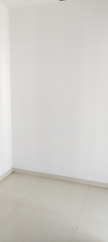 Room in 2.5 BHK Apartment at Lodha Downtown, Dombivli East – for Rent