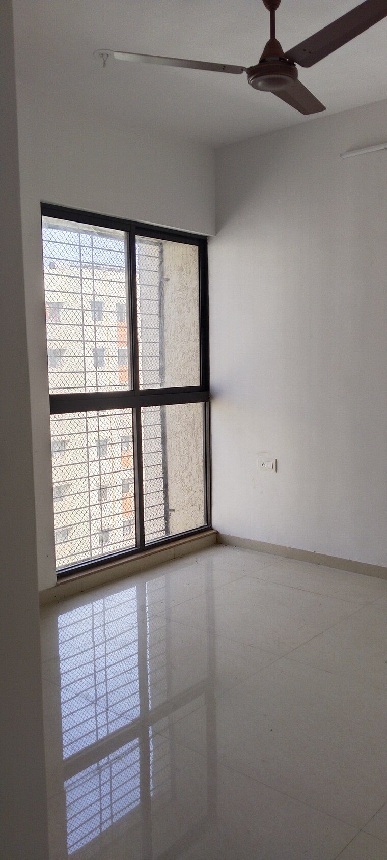 Room, lodha-downtown 2.5 Bedroom 996 Sq.Ft. Apartment In Dombivli East Thane 9529386