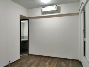 Room in 2 BHK Apartment at Piramal Vaikunth, Balkum Pada – for Rent