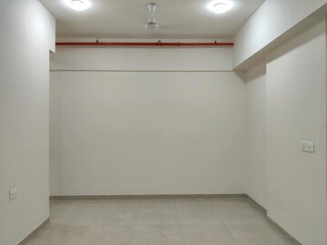 Room in 2 BHK Apartment at Piramal Vaikunth, Balkum Pada – for Rent