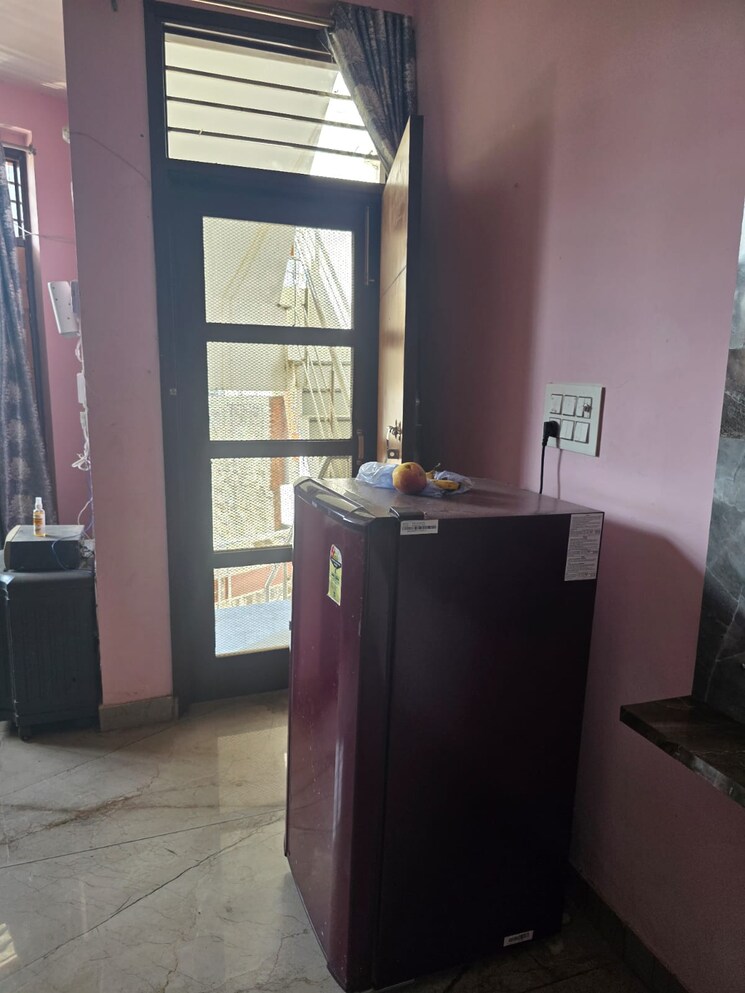 Living Room, patiala road 1 Bedroom 75 Sq.Yd. Apartment In Patiala Road Zirakpur 9529410