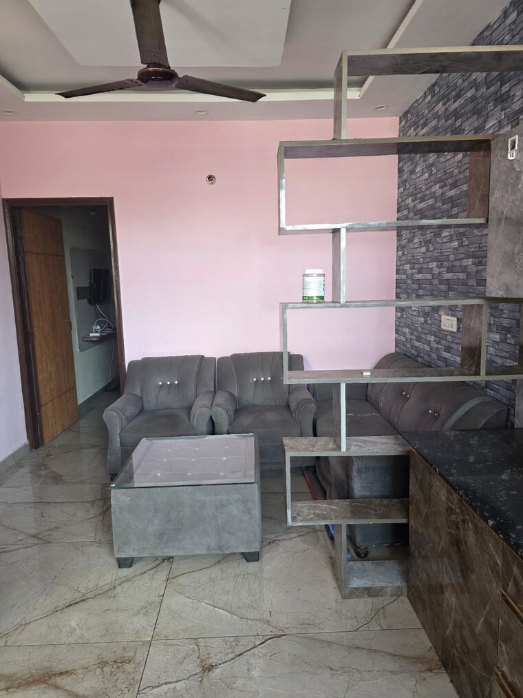 Living Room, patiala road 1 Bedroom 75 Sq.Yd. Apartment In Patiala Road Zirakpur 9529410