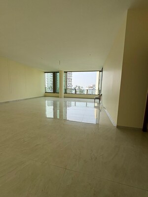 Room in 4 BHK Apartment at Wadhwa Samarpan, Pali Hill – for Sale