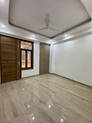 Room in 3 BHK Builder Floor at Chattarpur – for Rent
