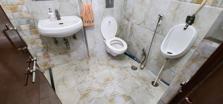 Bathroom, tonk road 2 Bedroom 1250 Sq.Ft. Apartment In Tonk Road Jaipur 9529459