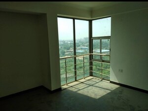 Room in 4 BHK Apartment at Parsvnath Exotica, Sector 53 – for Sale