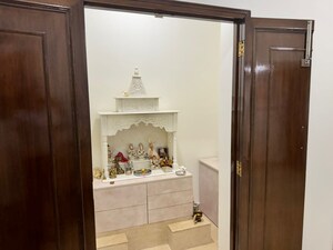 Bathroom in 4 BHK Apartment at Parsvnath Exotica, Sector 53 – for Sale