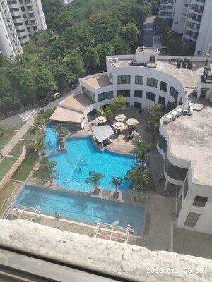Swimming Pool in 4 BHK Apartment at Parsvnath Exotica, Sector 53 – for Sale