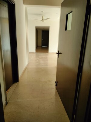 Building Lobby in 4 BHK Apartment at Parsvnath Exotica, Sector 53 – for Sale
