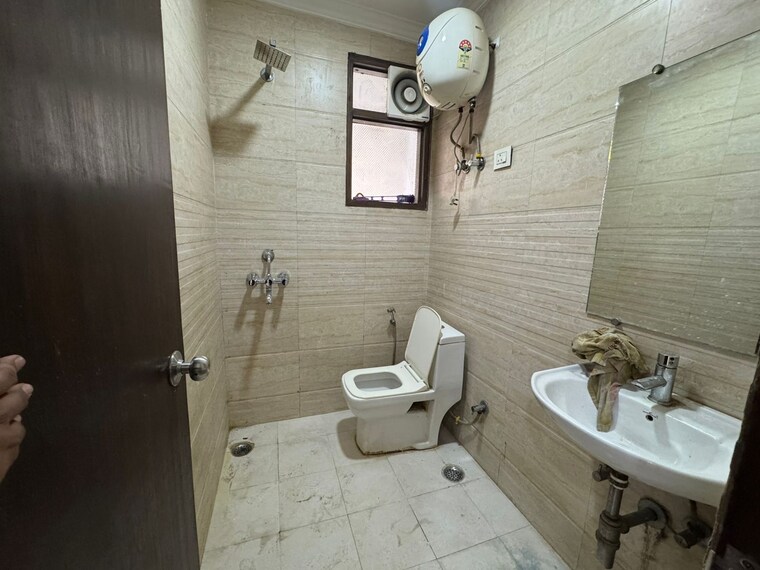 Bathroom, saket 1 Bedroom 508 Sq.Ft. Builder Floor In Saket Delhi 9529482