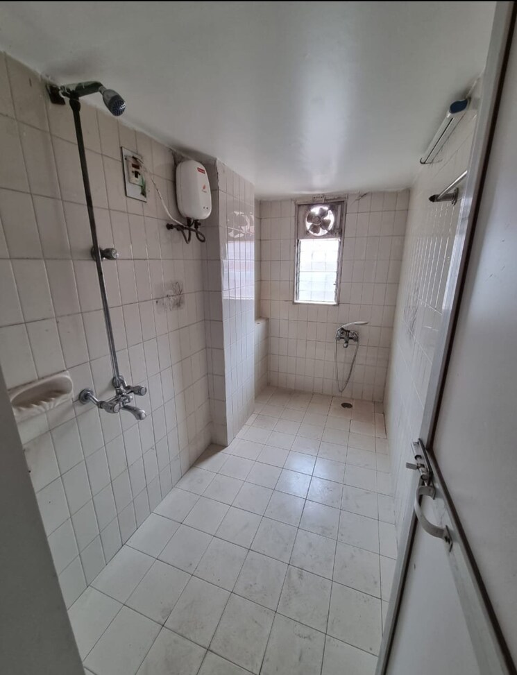 Bathroom, laxmi-sadan-bhayandar-east 2 Bedroom 900 Sq.Ft. Apartment In Bhayandar East Thane 9529552