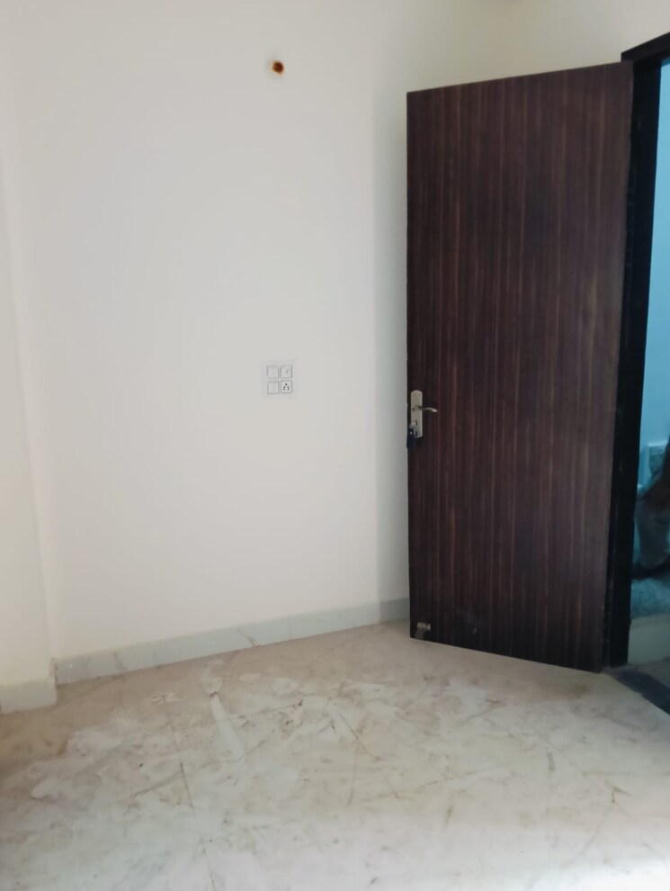 Room, burari 2 Bedroom 50 Sq.Yd. Builder Floor In Burari Delhi 9529669