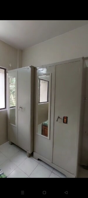 Room in 1 BHK Builder Floor at Goregaon East – for Rent