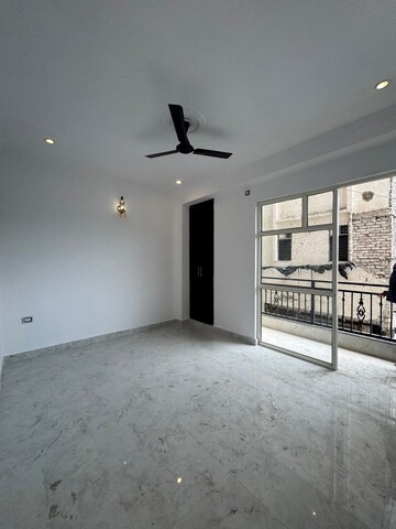 Room in 1 BHK Builder Floor at Chattarpur – for Rent