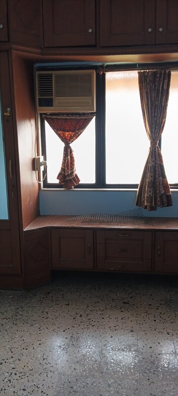 Furnished Amenities in 2 BHK Apartment at Shree Lakshmi Park, Vartak Nagar – for Rent