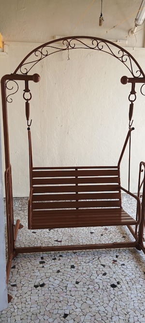 Furnished Amenities in 2 BHK Apartment at Shree Lakshmi Park, Vartak Nagar – for Rent