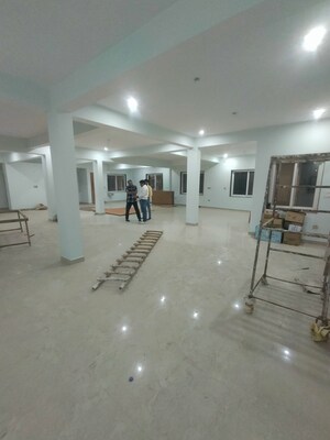 Parking in  Office Space at Gomti Nagar – for Rent